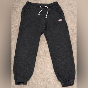Nike Men's Heritage Jogger Sweatpants Charcoal Gray Size Small
